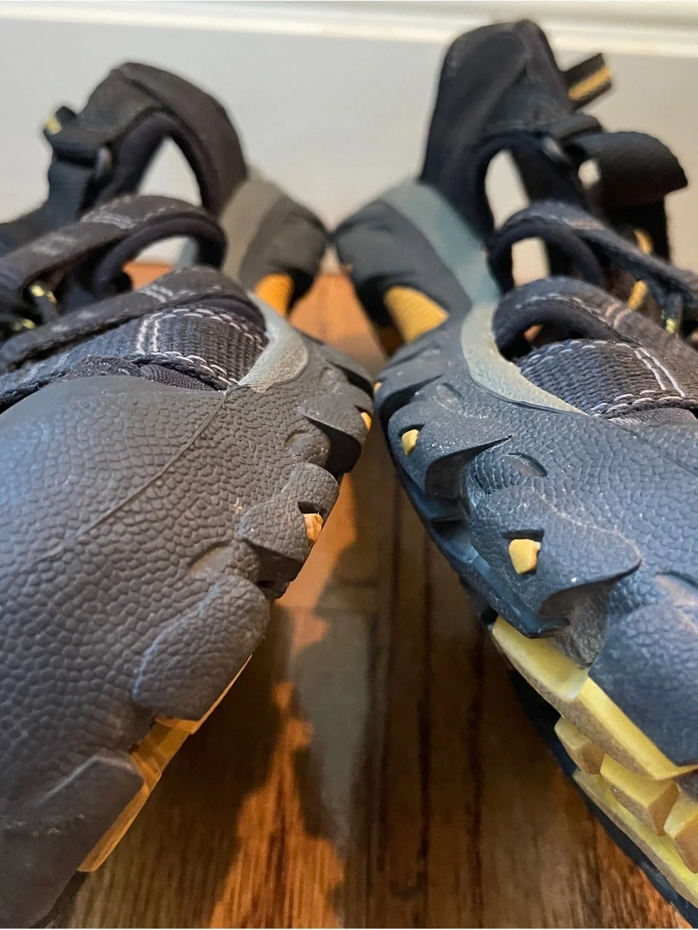 KEEN Women’s 9.5 SPD Cycling Sandals Black Shimano SM-SH51 Cleats Waterproof